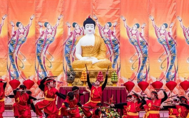 Pictures around the world on the Day of Vesak 